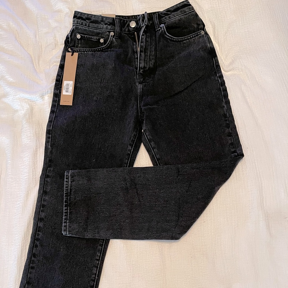 KSUBI JEANS W SIZE 26 :NOT YOUR MOMS MOM JEANS.